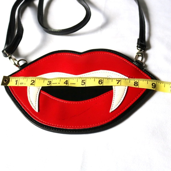 Vampire Fang Crossbody Shoulder Bag Purse Red Black Halloween Faux Leather - Picture 4 of 6